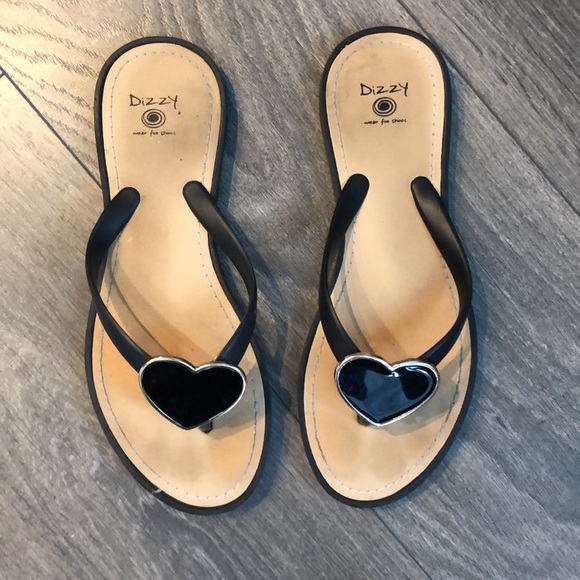 Dizzy flip flop style sandal with heart decal Sz 8 - Picture 2 of 2